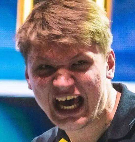 头球出色 头球出色